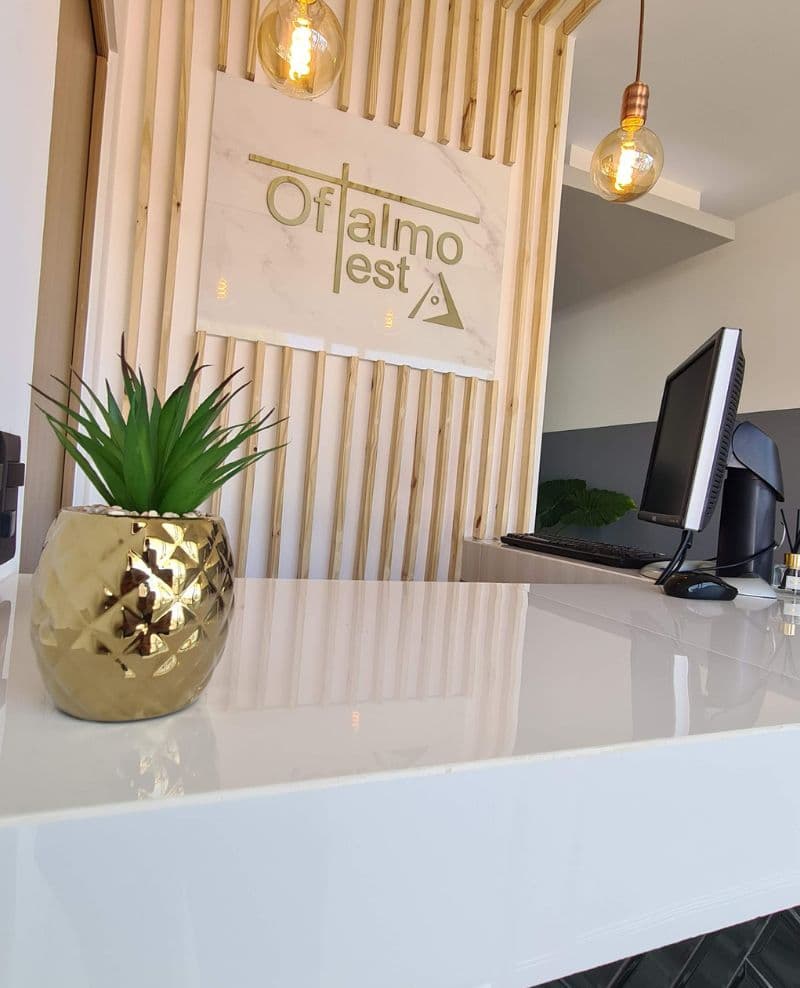 clínica oftalmológica