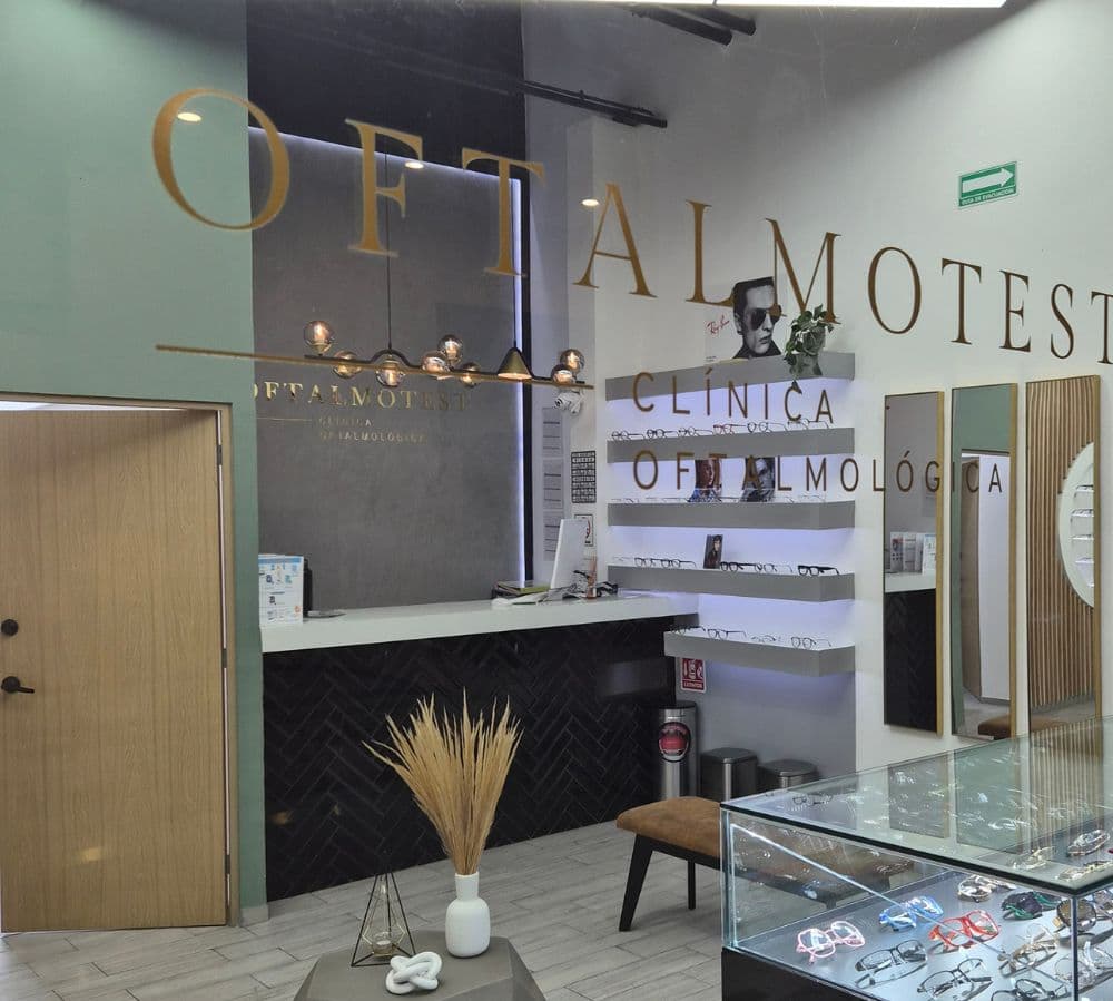 optica y farmacia